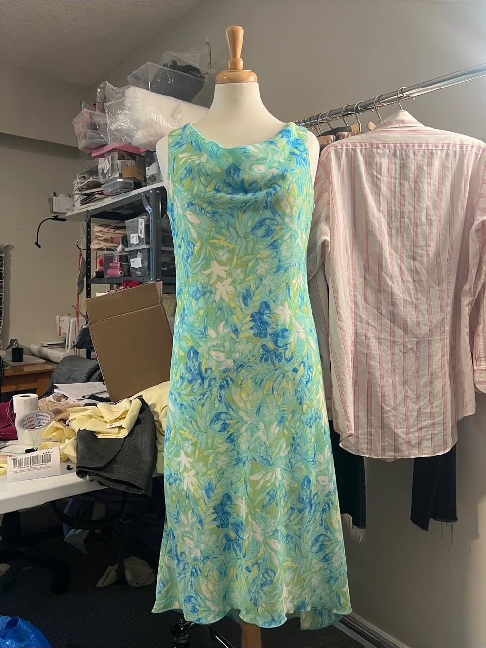 Elegant Floral Sleeveless Dress - Blue and Green draped neckline midi
